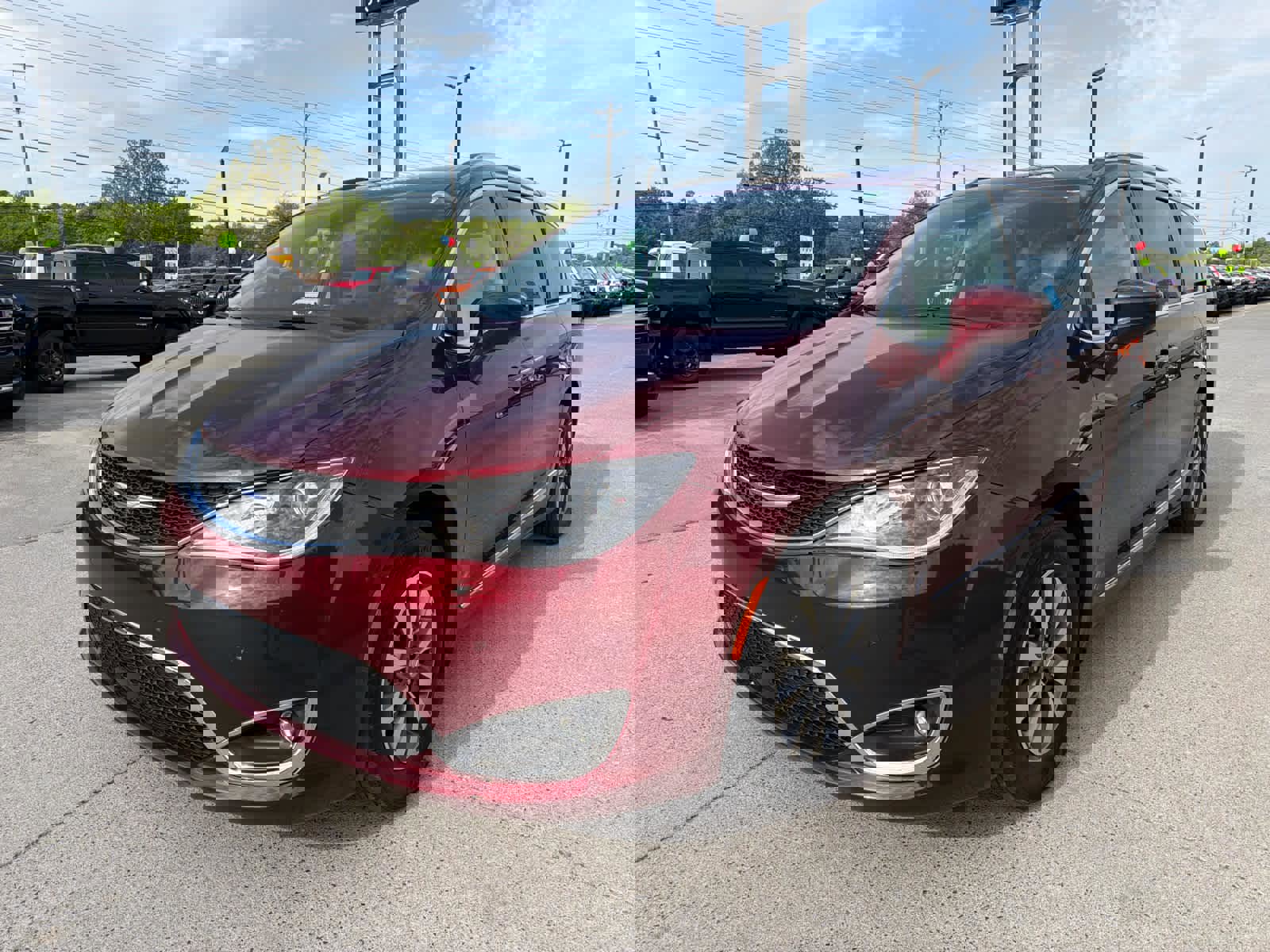 Used 2020 Chrysler Pacifica Touring-L Plus image 4