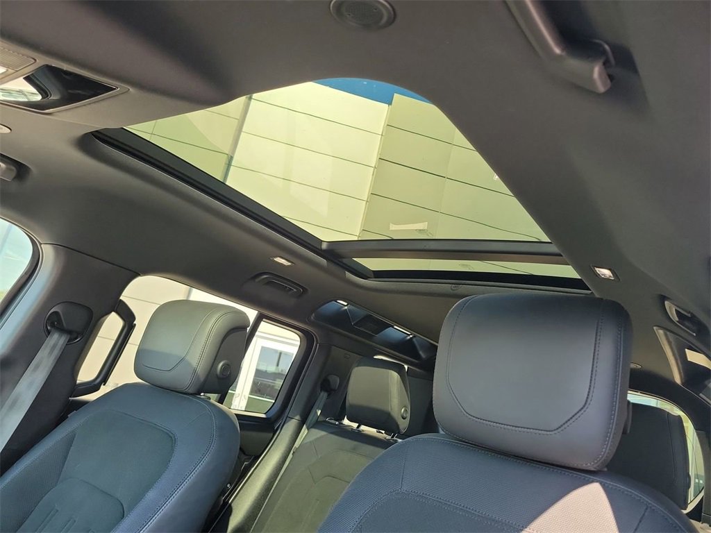 Certified 2023 Land Rover Defender 110 V8 image 27