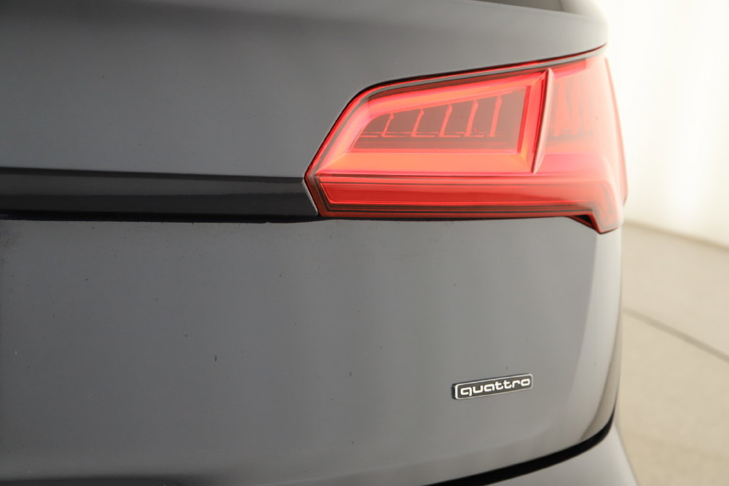Used 2020 Audi Q5 2.0T Premium w/ Convenience Package AWD/4WD image 30