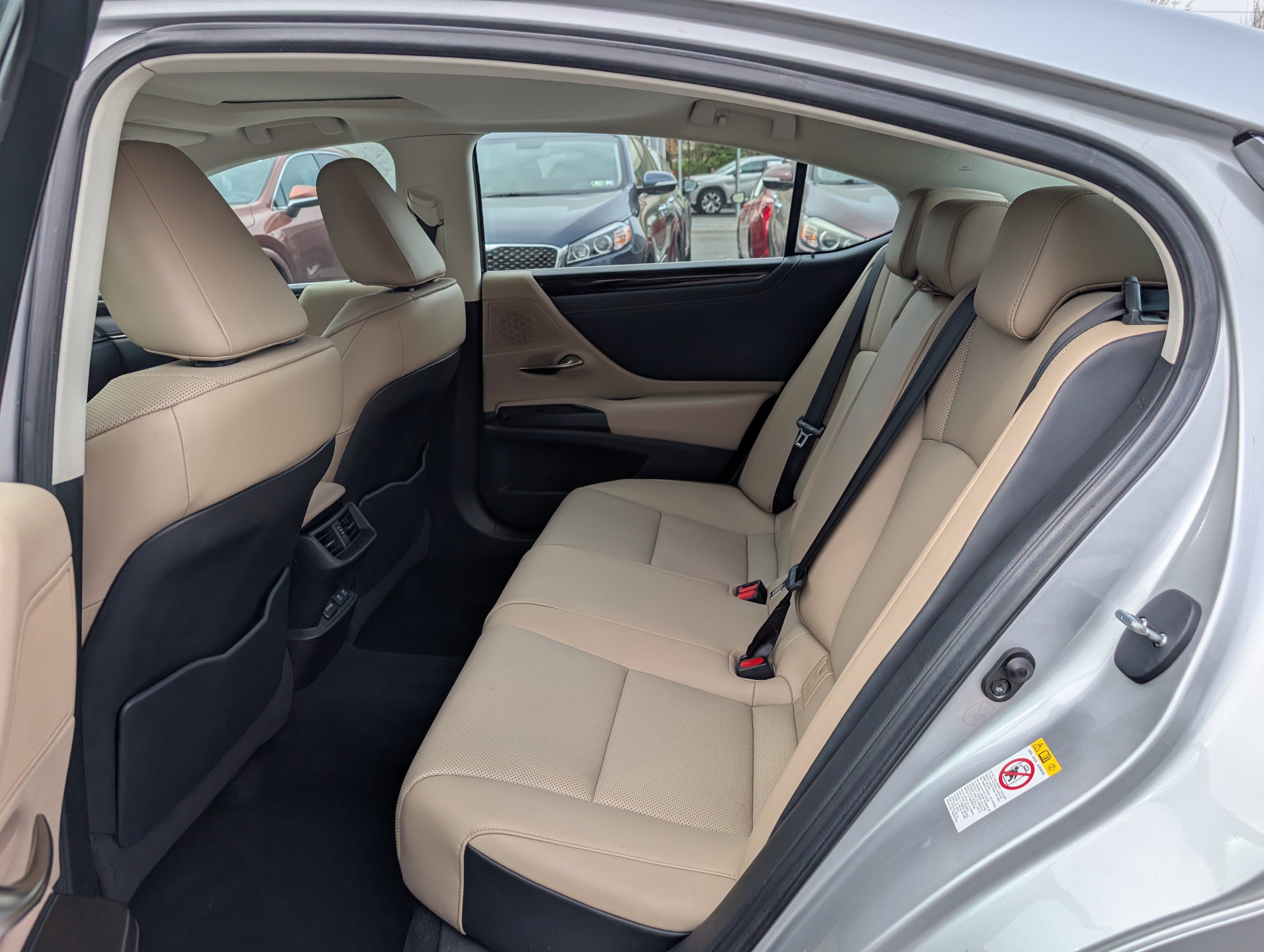 Used 2019 Lexus ES 350 w/ Premium Package image 14