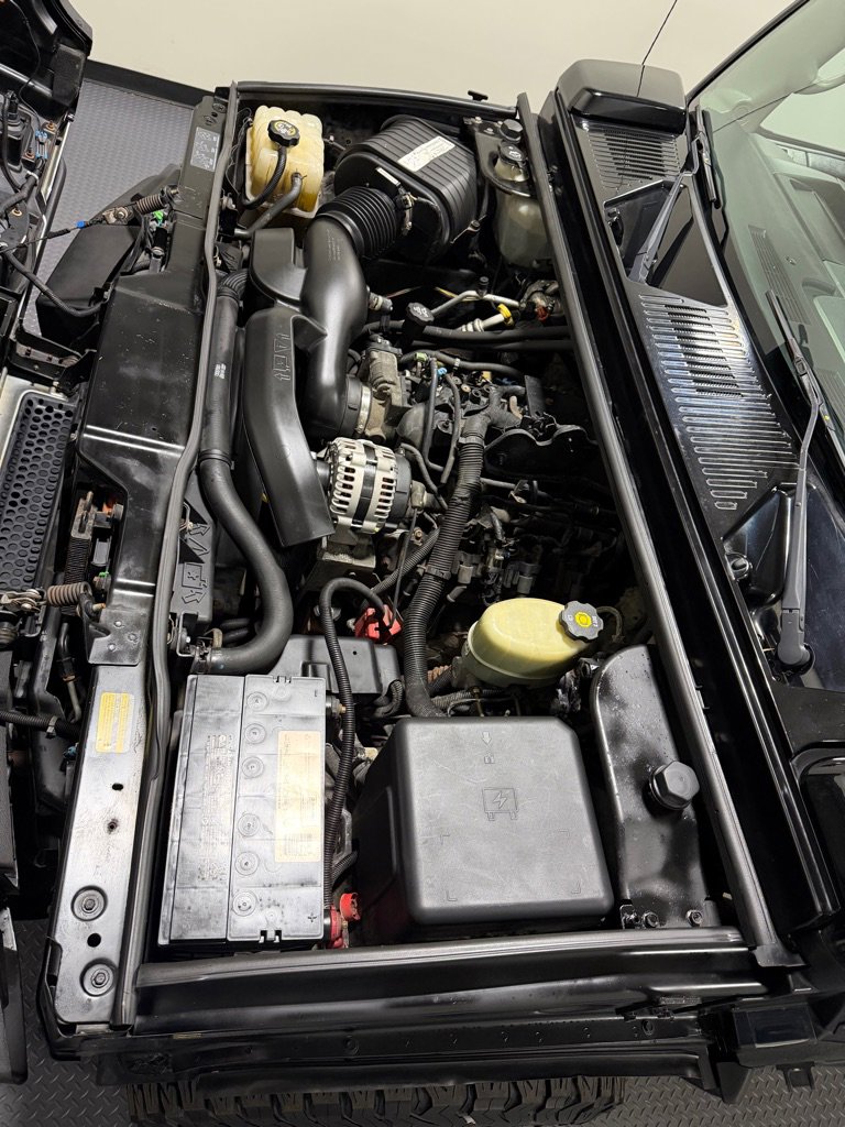 Used 2004 HUMMER H2 w/ Preferred Equipment Group image 16