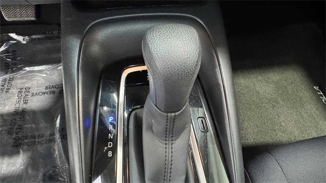 Used 2020 Toyota Corolla LE image 26