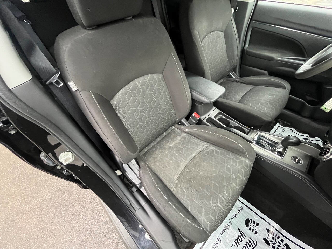 Used 2021 Mitsubishi Outlander Sport Black Edition image 11