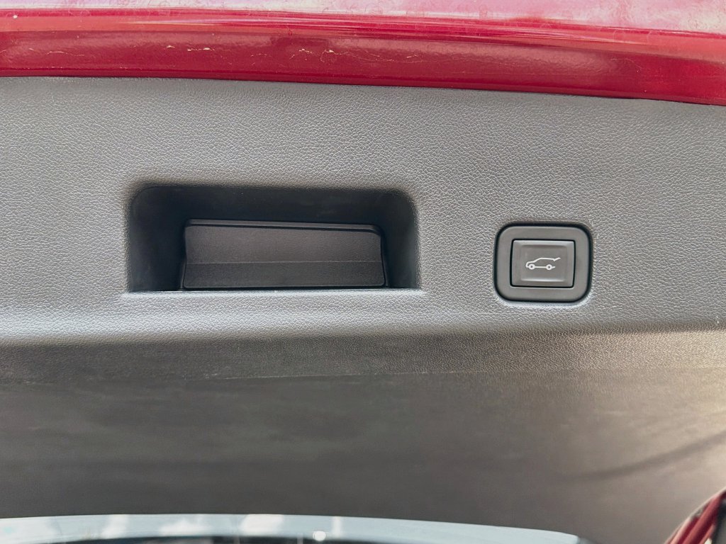 Used 2025 GMC Acadia AT4 AWD/4WD image 36