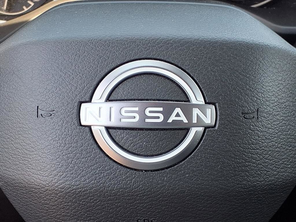 Used 2025 Nissan Rogue SV AWD/4WD image 21