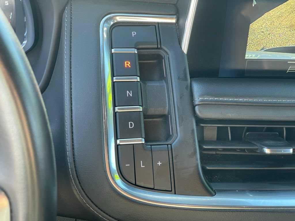 Used 2024 Chevrolet Suburban LT AWD/4WD image 20