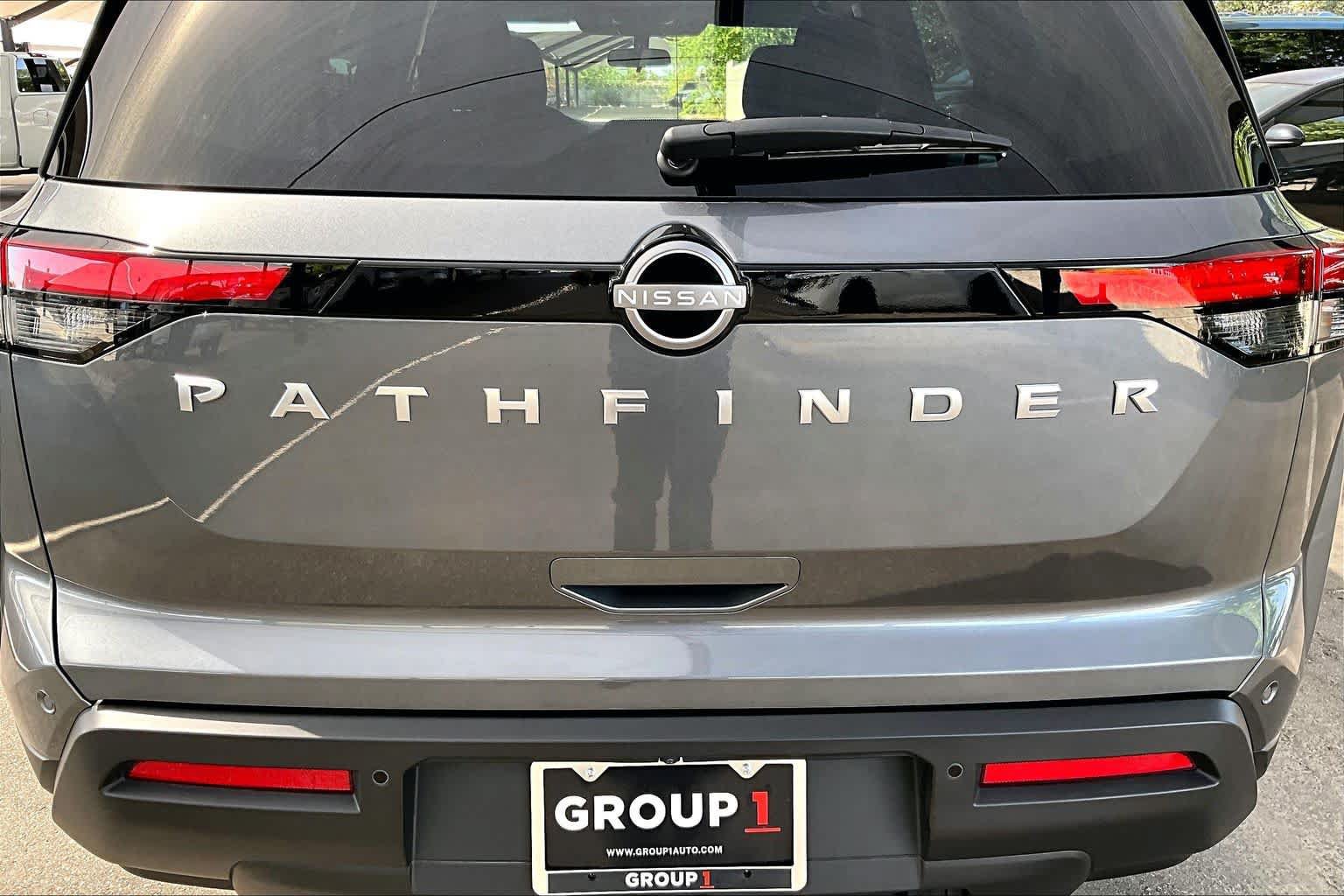 Certified 2025 Nissan Pathfinder SV w/ SV Premium Package FWD image 10