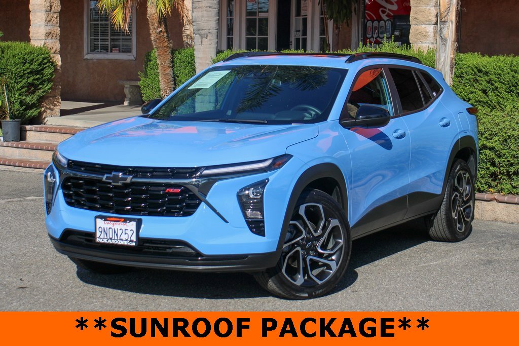 Used 2024 Chevrolet Trax RS w/ Sunroof Package image 4