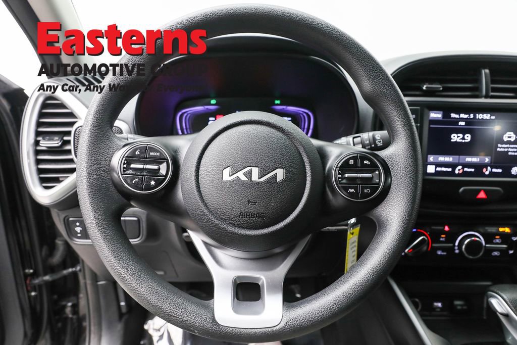 Used 2025 Kia Soul LX w/ LX Technology Package image 10