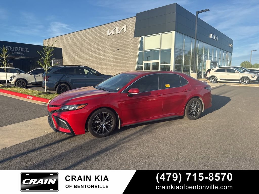 Used 2022 Toyota Camry SE image 7