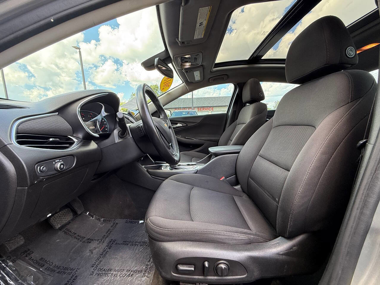 Used 2018 Chevrolet Malibu LT image 16