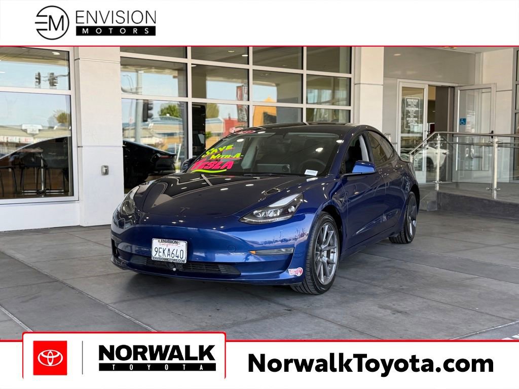 Used 2023 Tesla Model 3 Standard Range RWD image 1