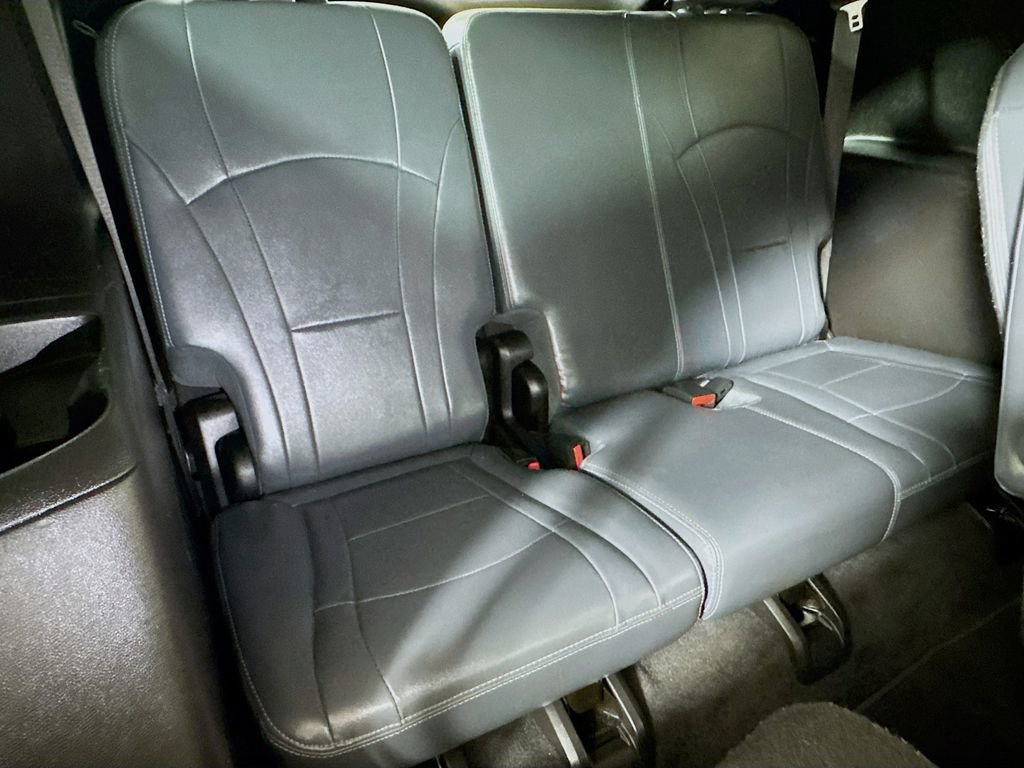 Used 2019 Buick Enclave Essence FWD image 24