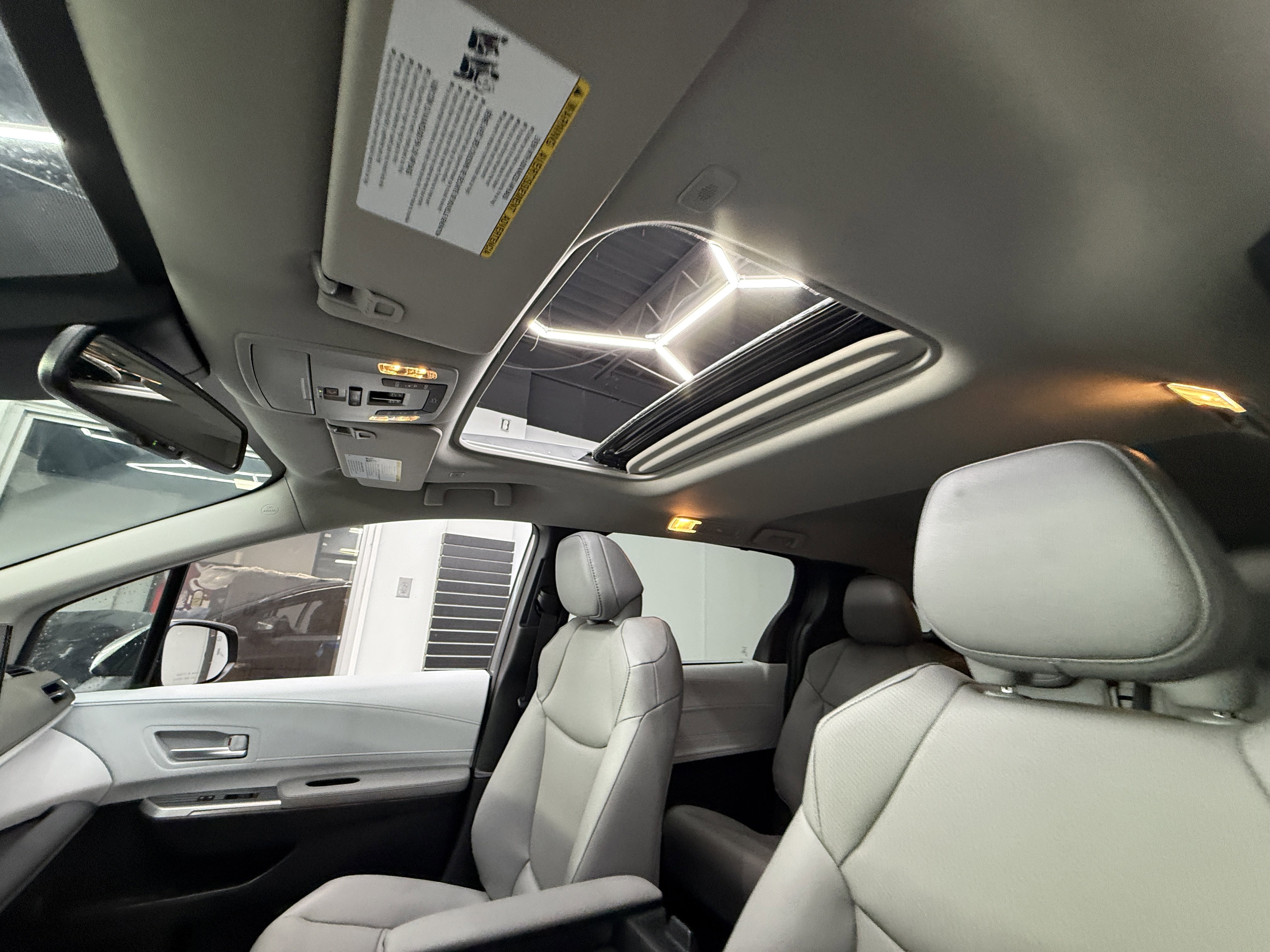 Used 2026 Toyota Sienna XLE image 12