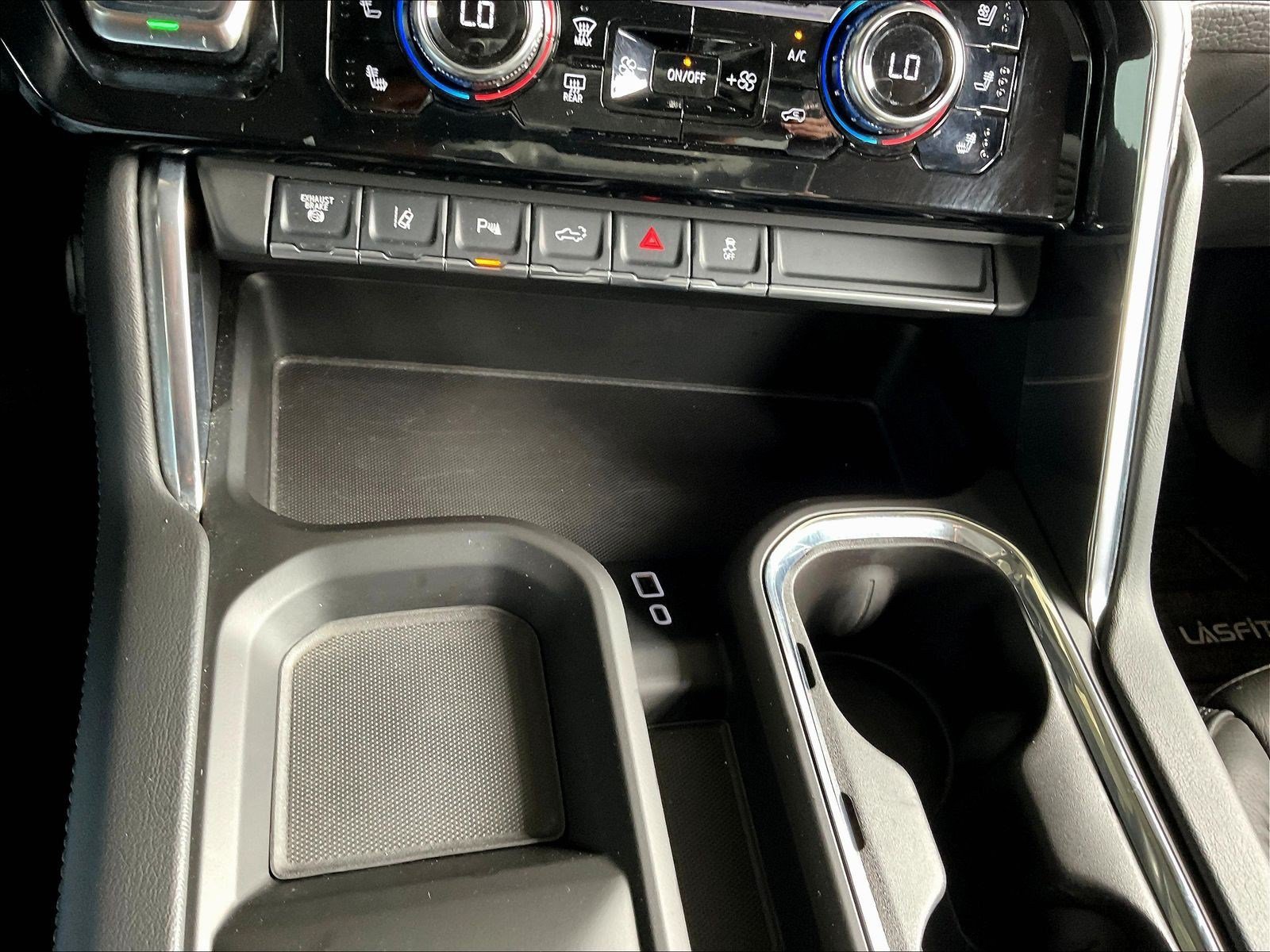 Used 2024 GMC Sierra 3500 Denali w/ Technology Package AWD/4WD image 16