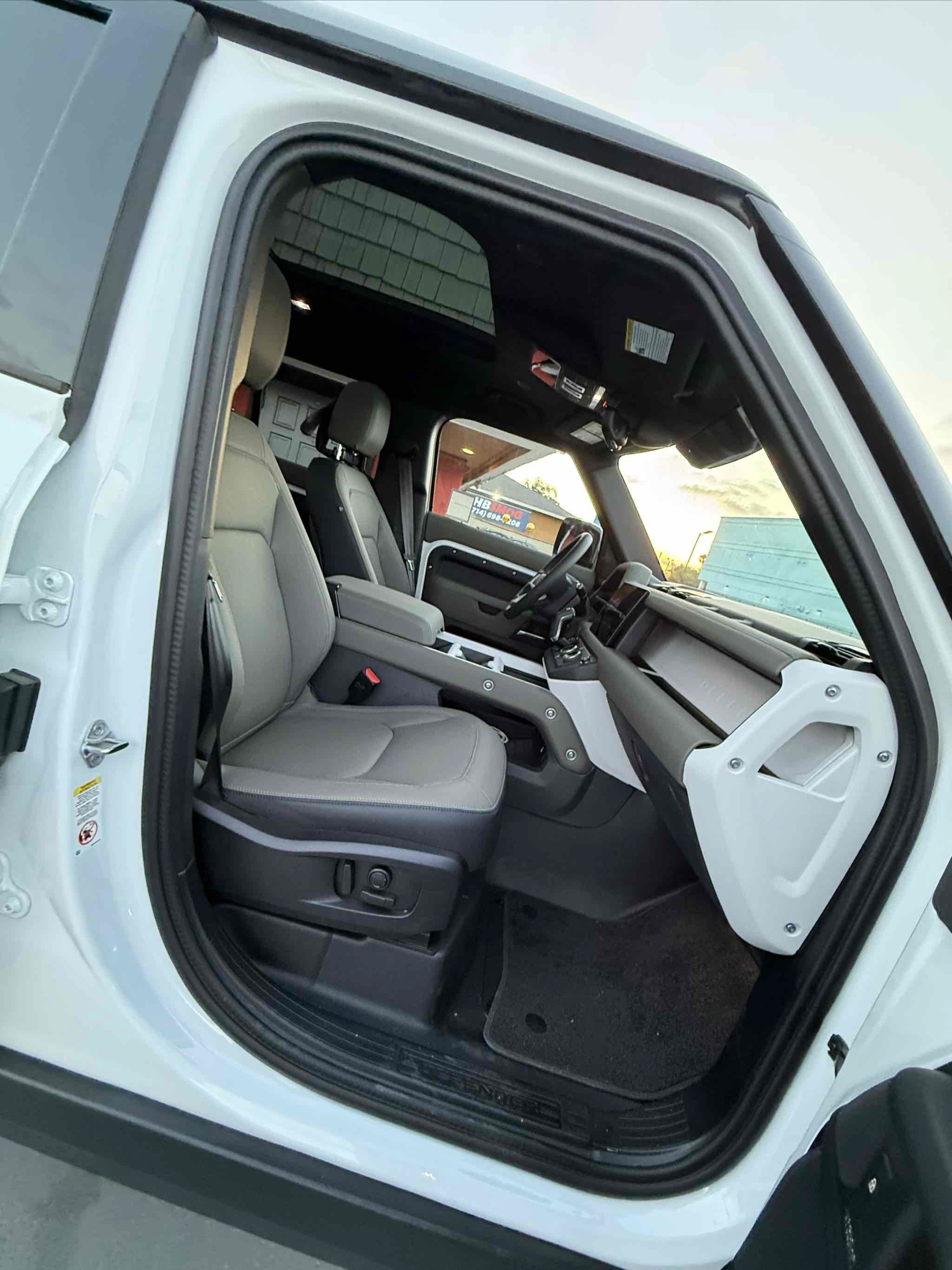 Used 2025 Land Rover Defender 110 X-Dynamic SE AWD/4WD image 56