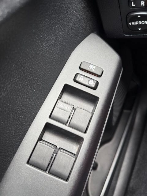 Used 2017 Toyota RAV4 LE w/ Carpet Mat Package AWD/4WD image 17