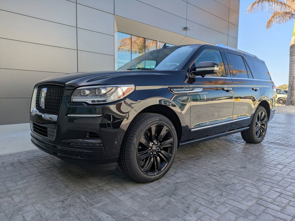 Certified 2024 Lincoln Navigator Reserve image 9