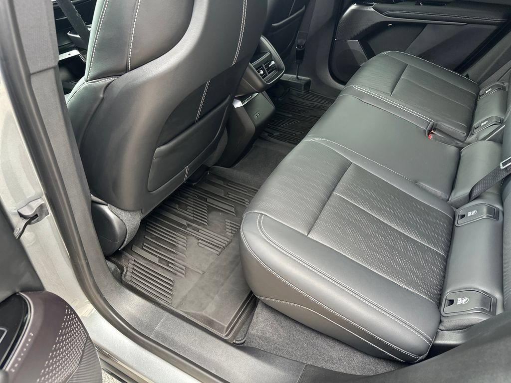 Used 2024 Cadillac Lyriq Sport RWD image 33