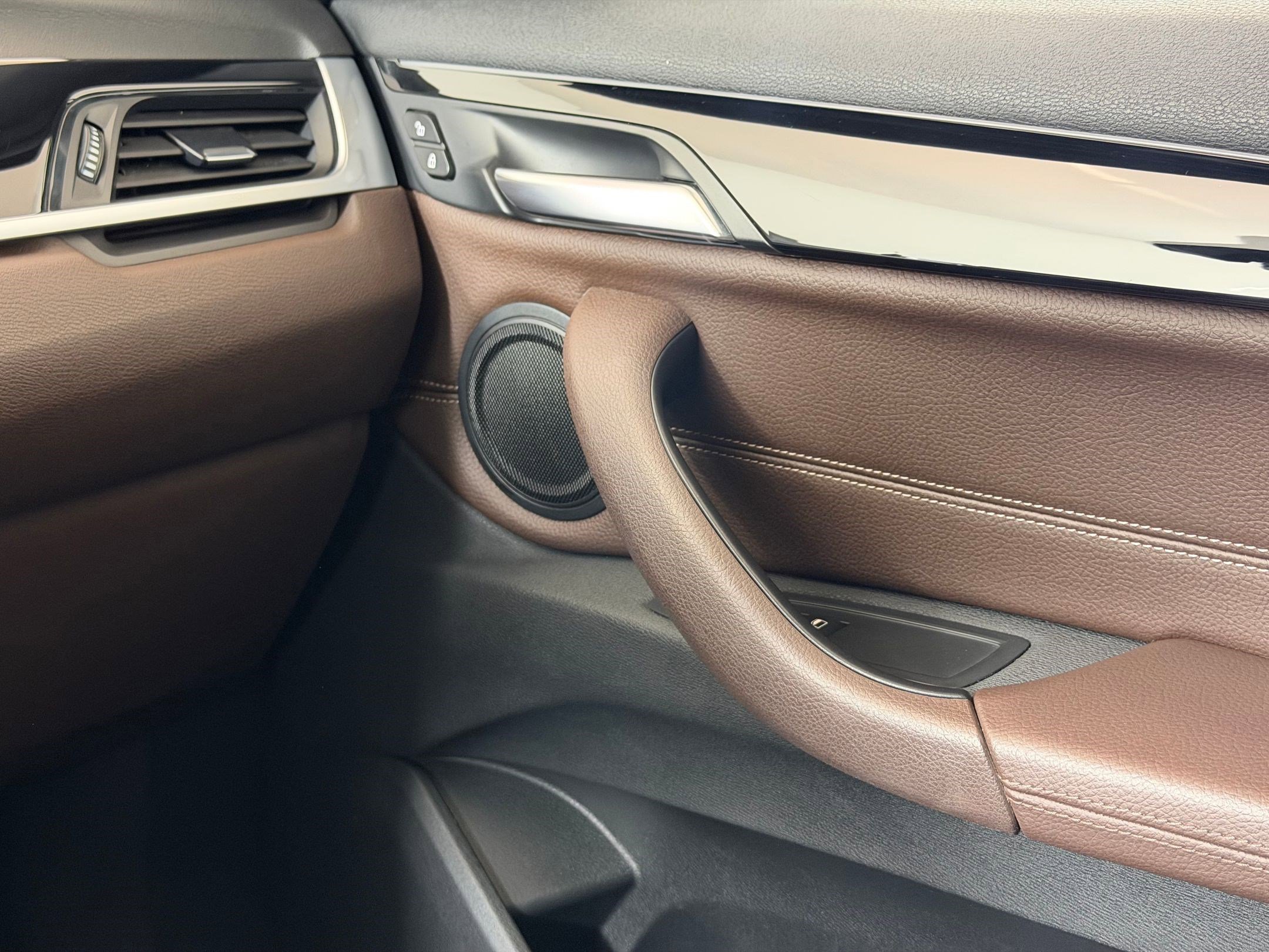 Used 2018 BMW X1 xDrive28i w/ Convenience Package image 25