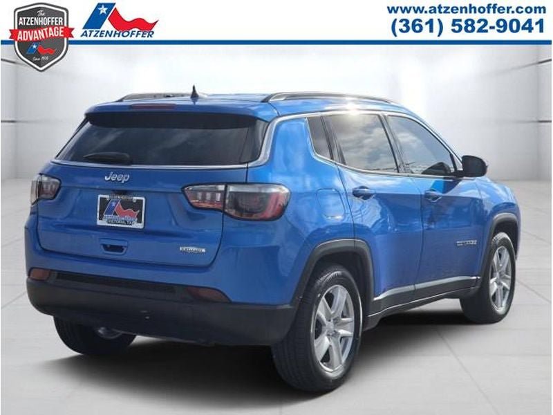 Used 2022 Jeep Compass Latitude FWD image 3