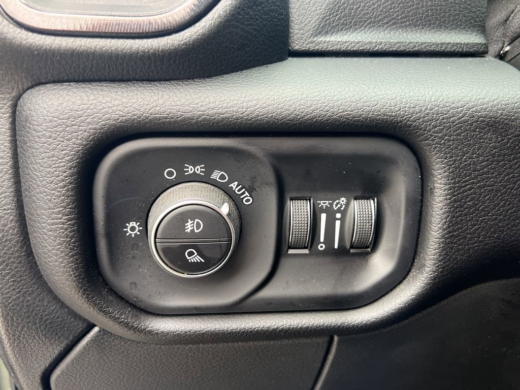 Used 2024 RAM 2500 Power Wagon w/ Towing Technology Group image 18