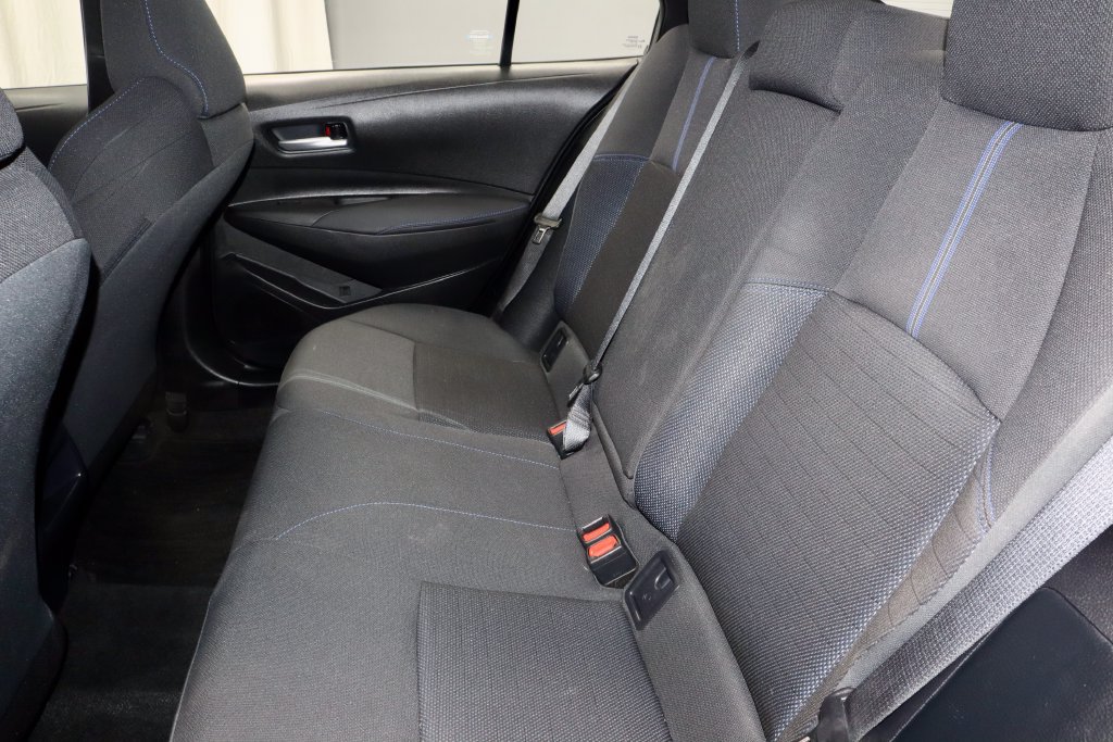 Used 2022 Toyota Corolla SE w/ SE Premium Package FWD image 18