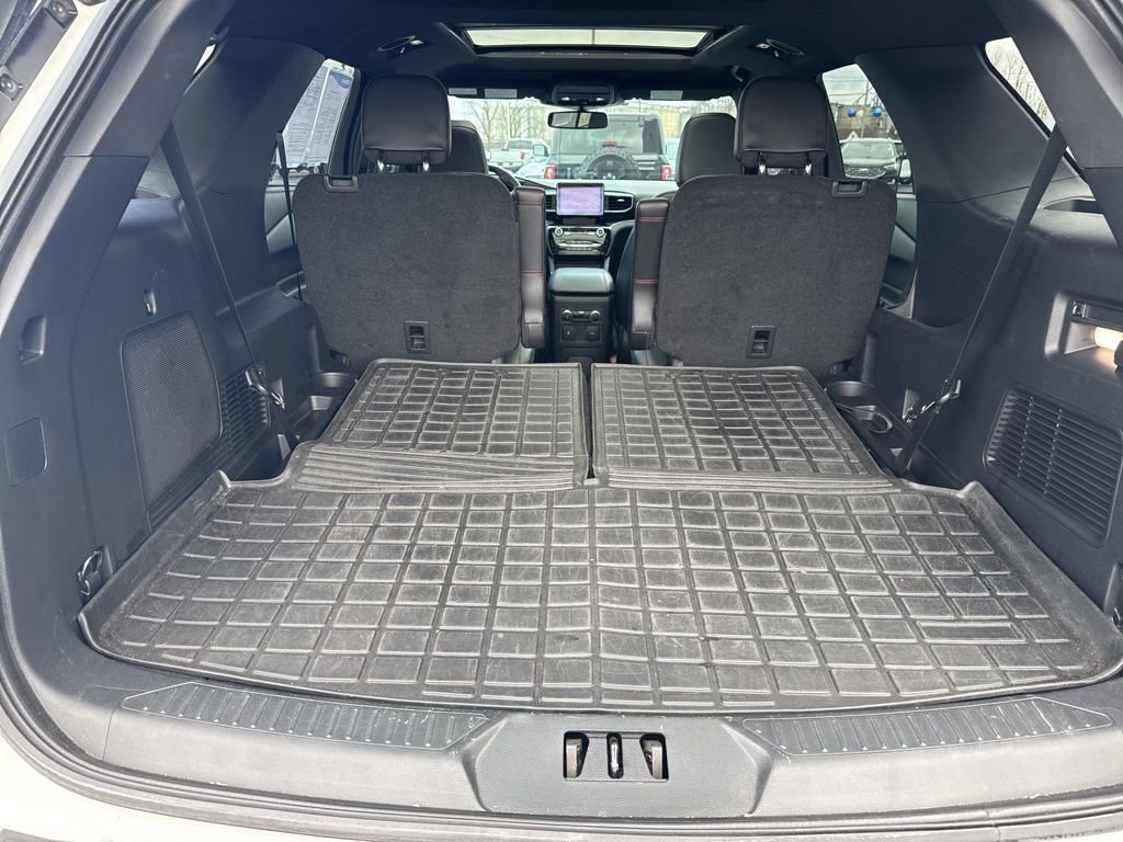 Used 2023 Ford Explorer ST-Line w/ Class IV Trailer Tow Package image 25