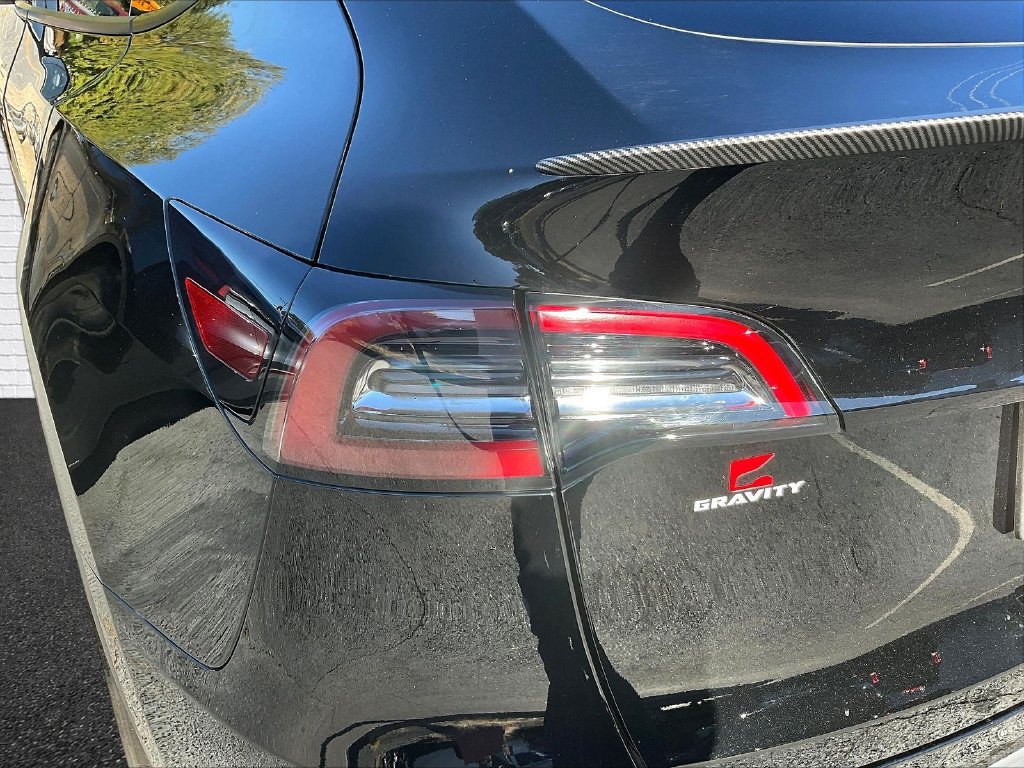 Used 2022 Tesla Model Y Performance AWD/4WD image 16