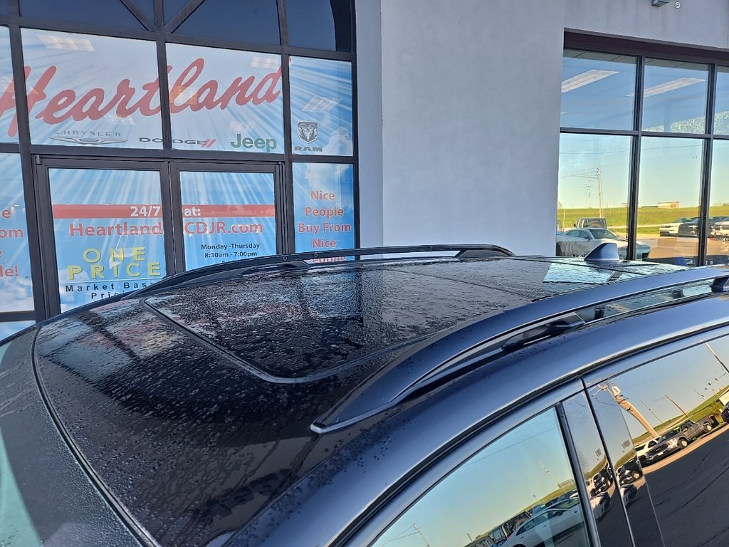 Used 2024 GMC Terrain SLT w/ Elevation Edition AWD/4WD image 6