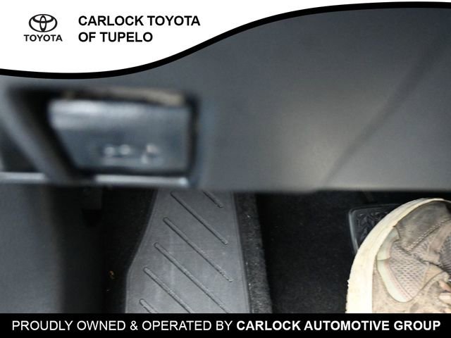 Used 2021 Toyota RAV4 XLE w/ Convenience Package FWD image 24