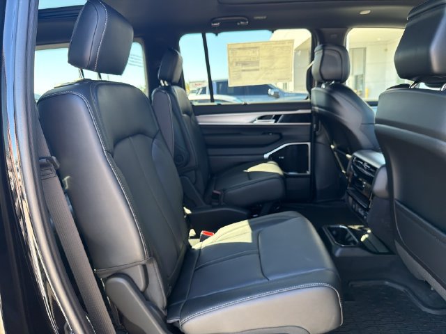 New 2027 Jeep Grand Wagoneer Overland AWD/4WD image 32