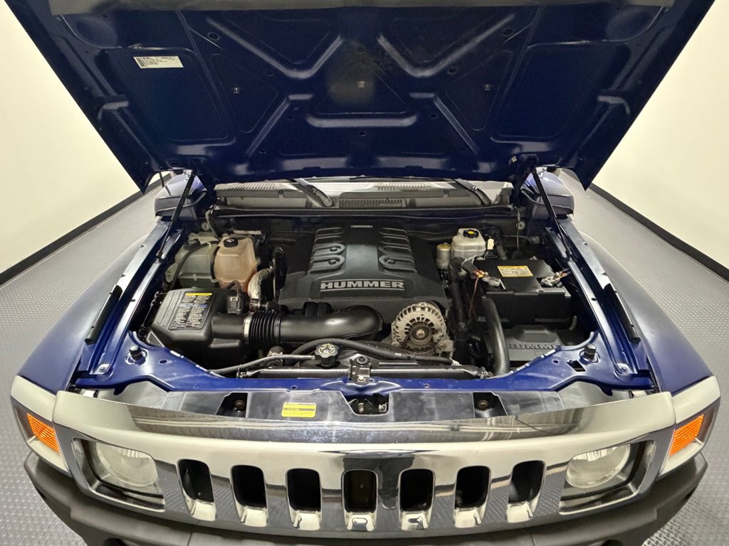 Used 2009 HUMMER H3 Alpha image 17