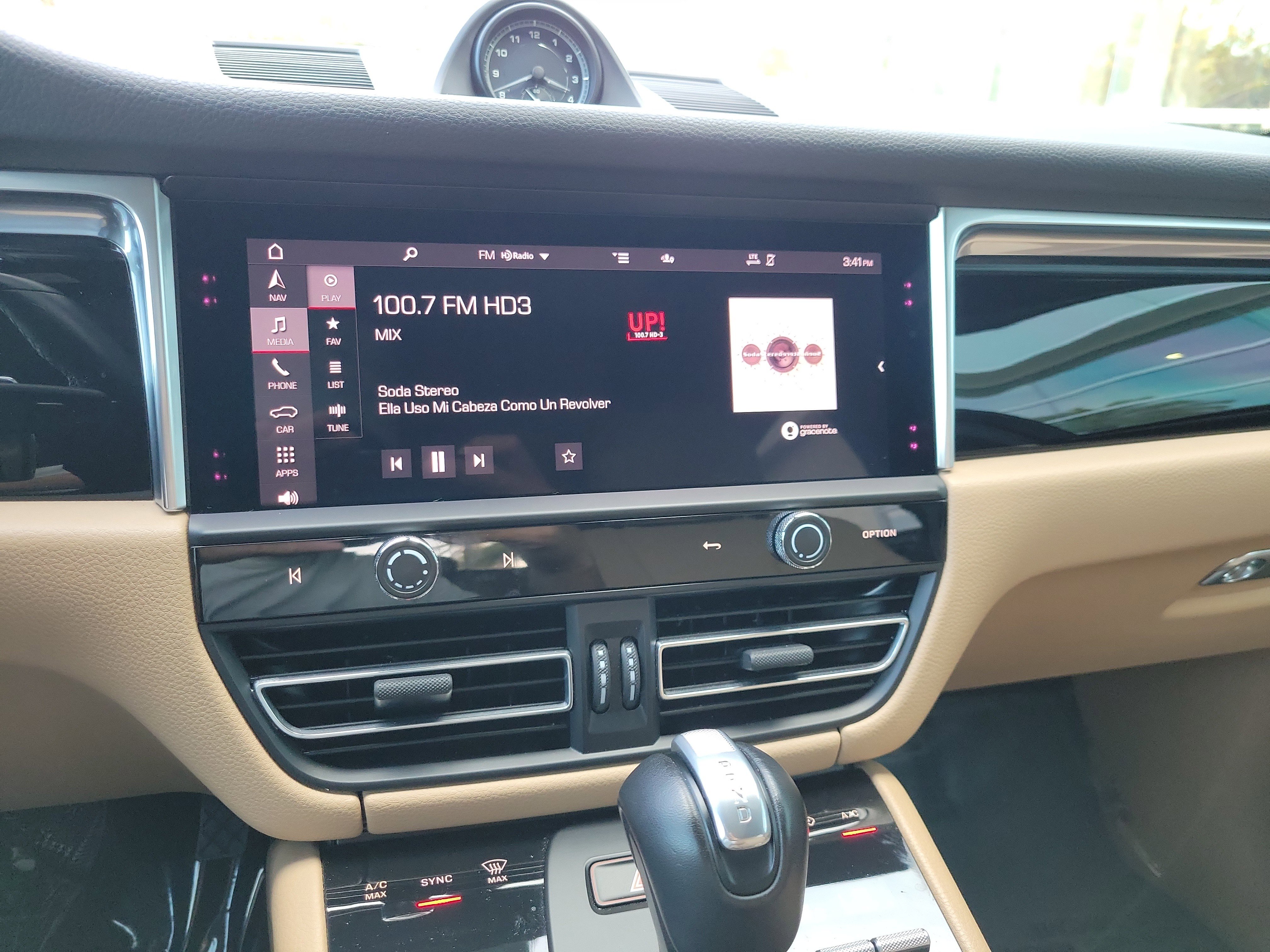 Used 2024 Porsche Macan image 24