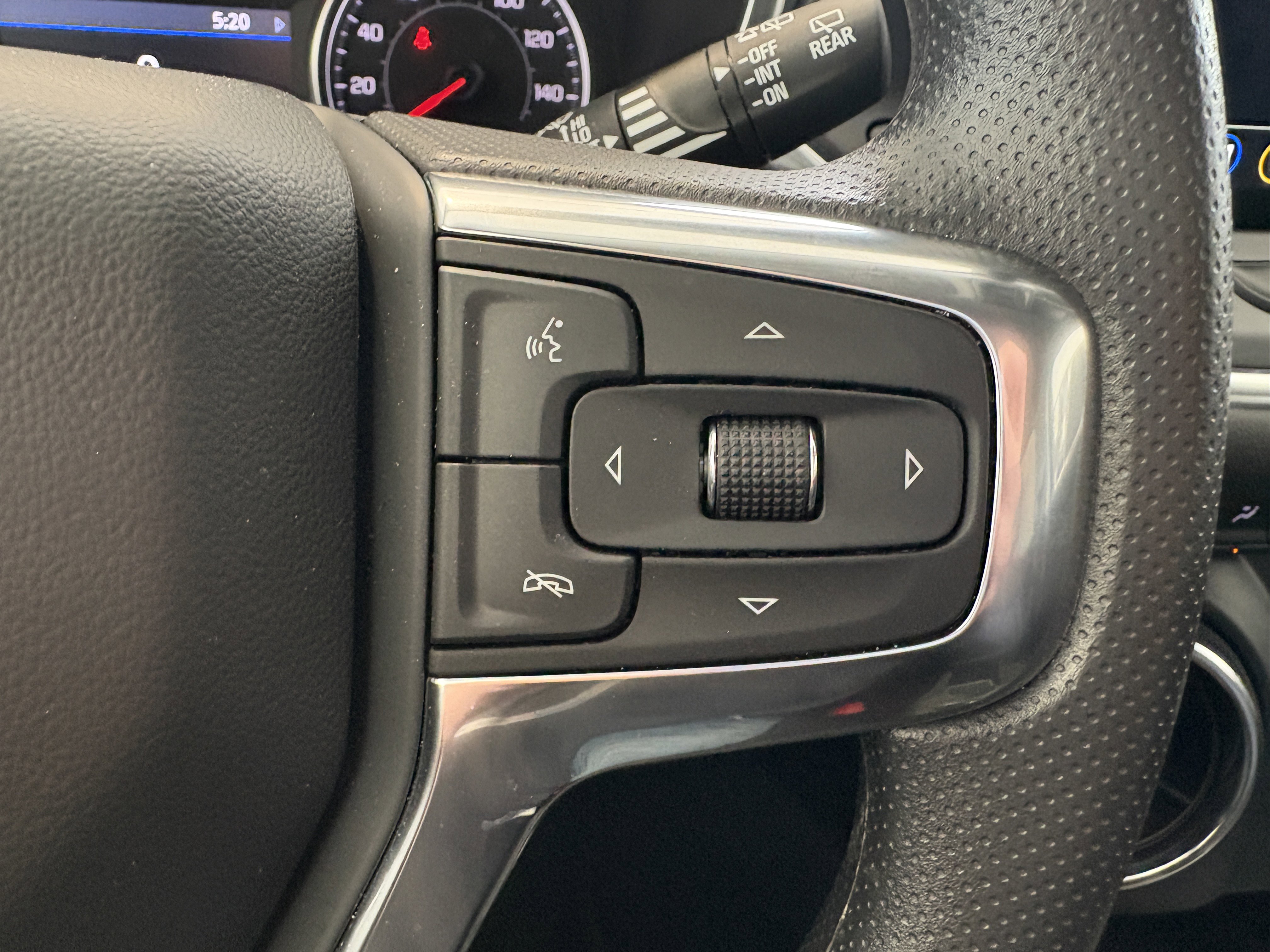 Used 2025 Chevrolet Blazer LT w/ Convenience Package FWD image 13