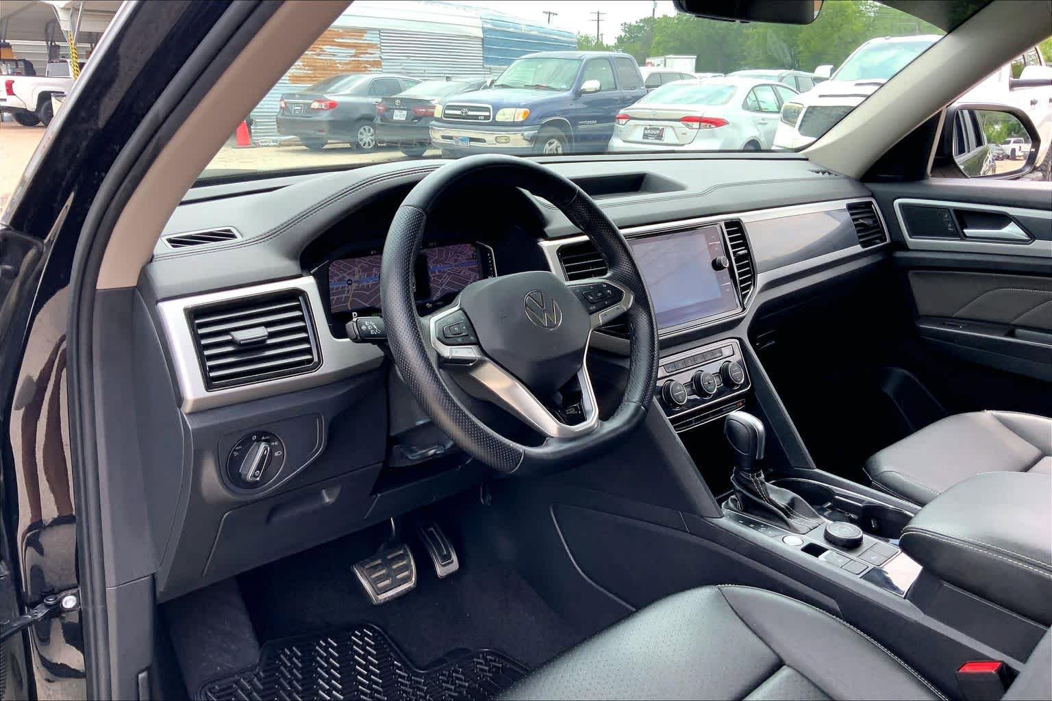 Used 2023 Volkswagen Atlas SEL R-Line AWD/4WD image 18