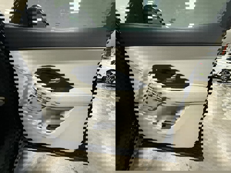 Used 2022 Jaguar E-PACE SE image 14