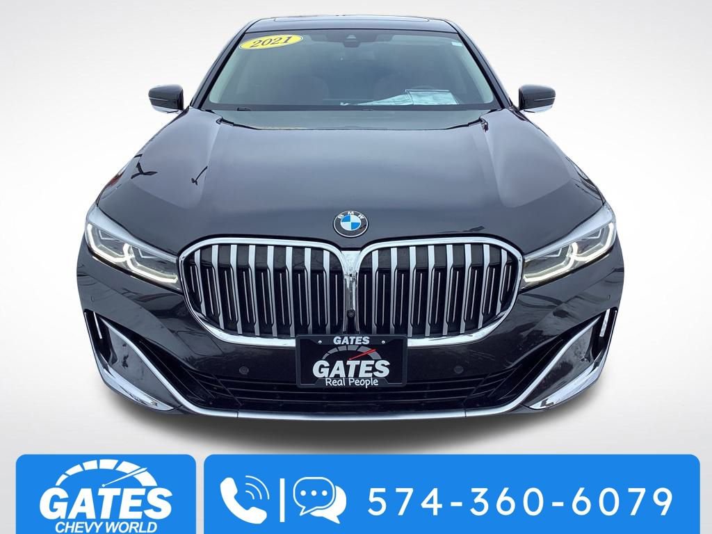 Used 2021 BMW 740i xDrive w/ Premium Package image 2