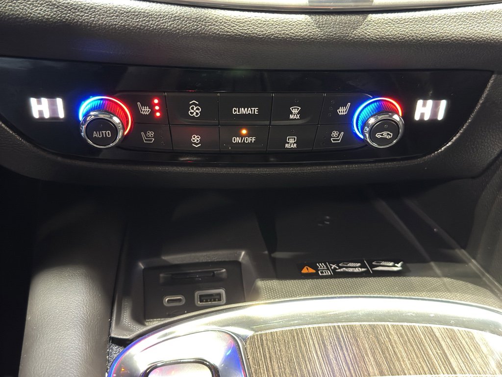 Used 2024 Buick Enclave Avenir w/ Avenir Technology Package image 35