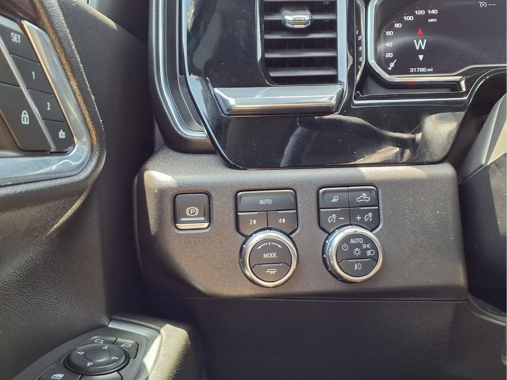 Used 2024 GMC Sierra 1500 SLT AWD/4WD image 17