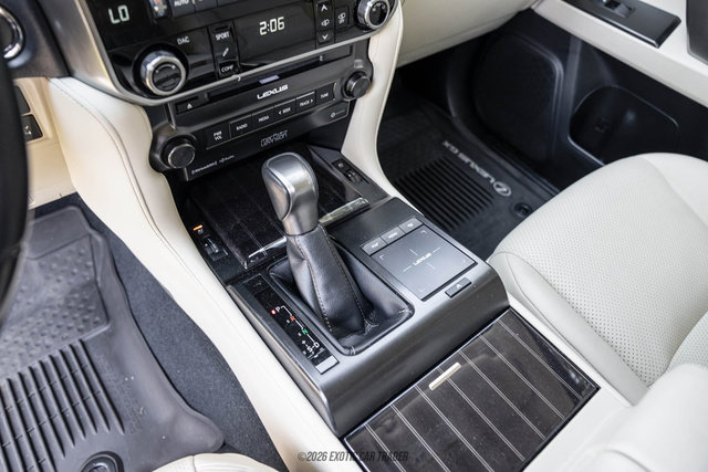 Used 2023 Lexus GX 460 Luxury w/ Sport Design Package AWD/4WD image 29