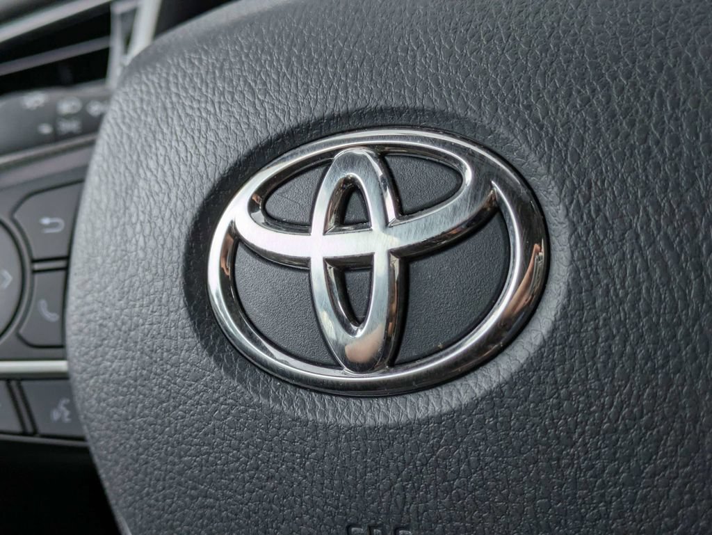Used 2022 Toyota Camry LE FWD image 35