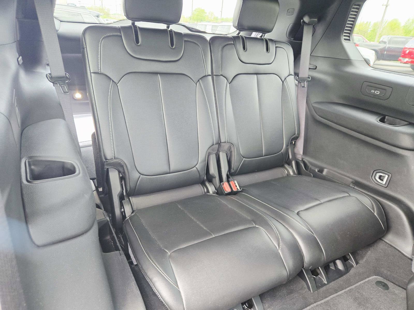 Used 2024 Jeep Grand Cherokee L Limited w/ Black Appearance Package image 16