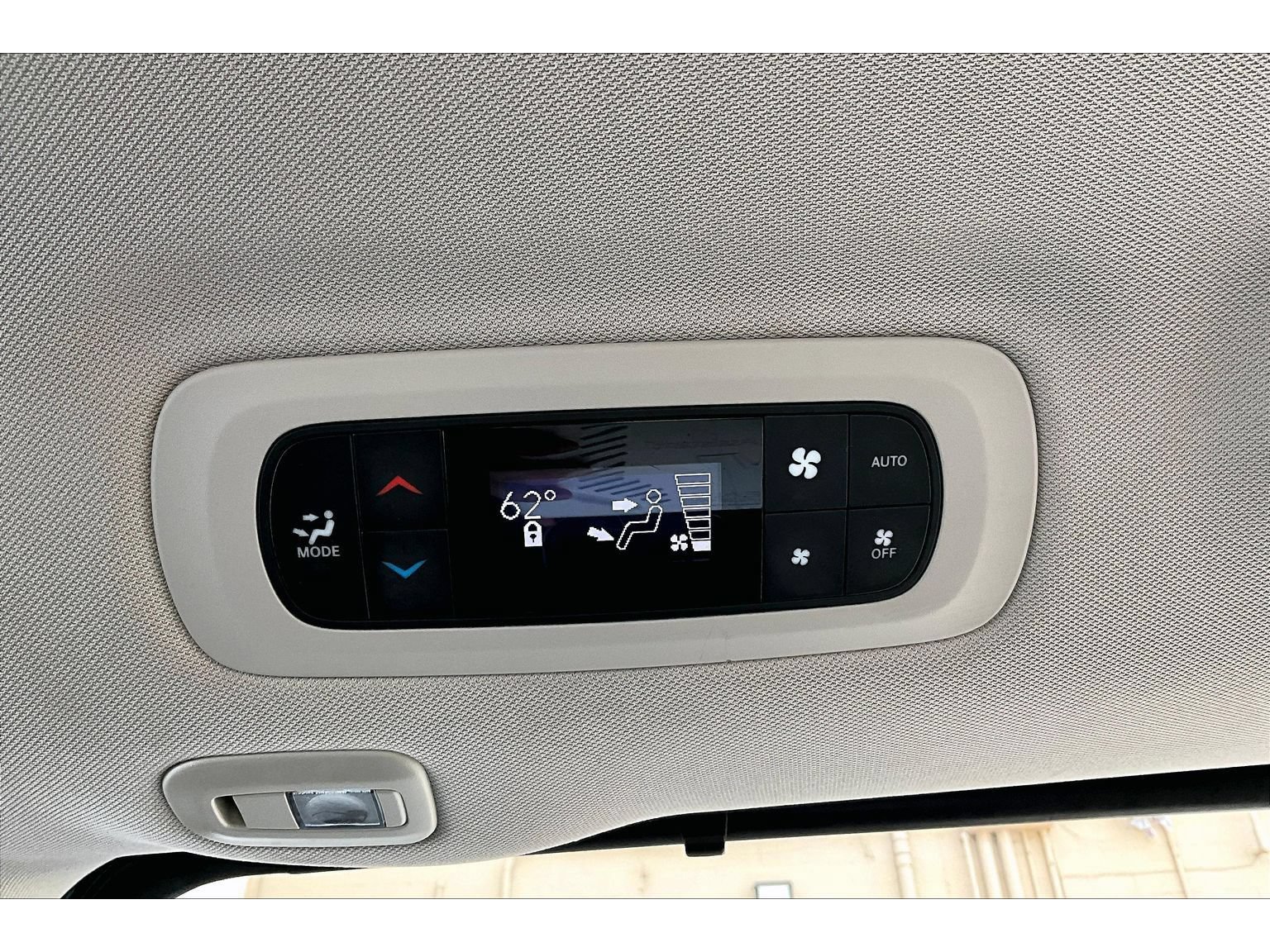 Used 2022 Chrysler Pacifica Limited FWD image 13