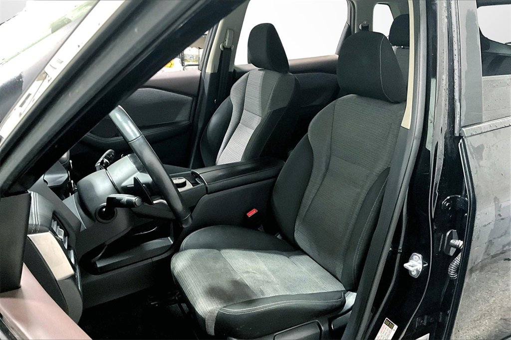 Used 2022 Nissan Rogue S image 21