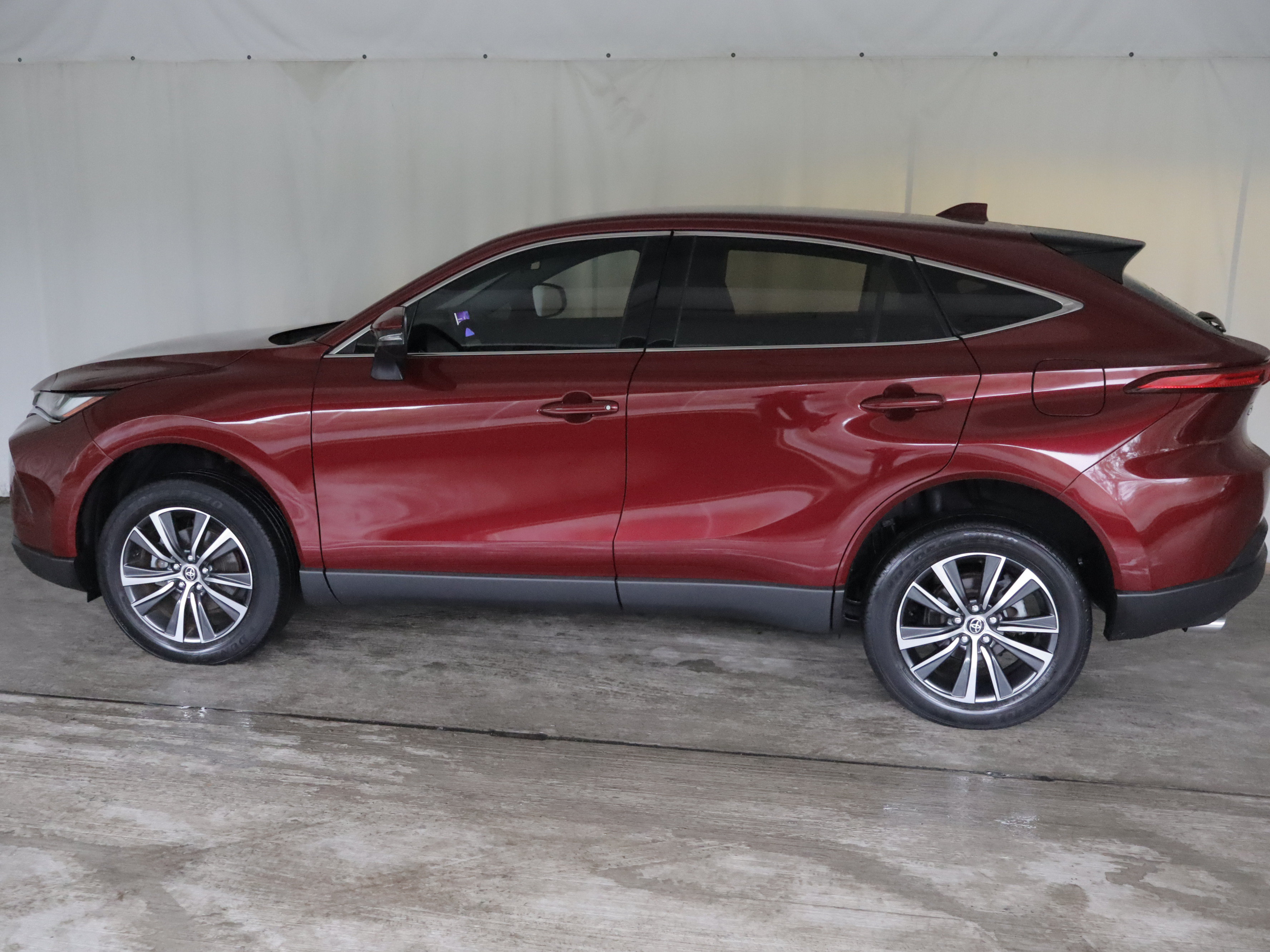 Used 2023 Toyota Venza LE AWD/4WD image 22