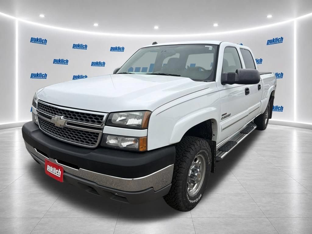 Used 2005 Chevrolet Silverado 2500 LS w/ Heavy-Duty Power Package AWD/4WD image 3