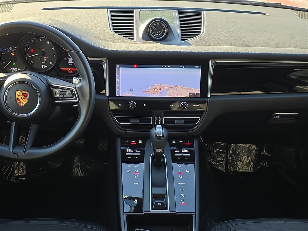 Certified 2022 Porsche Macan image 22