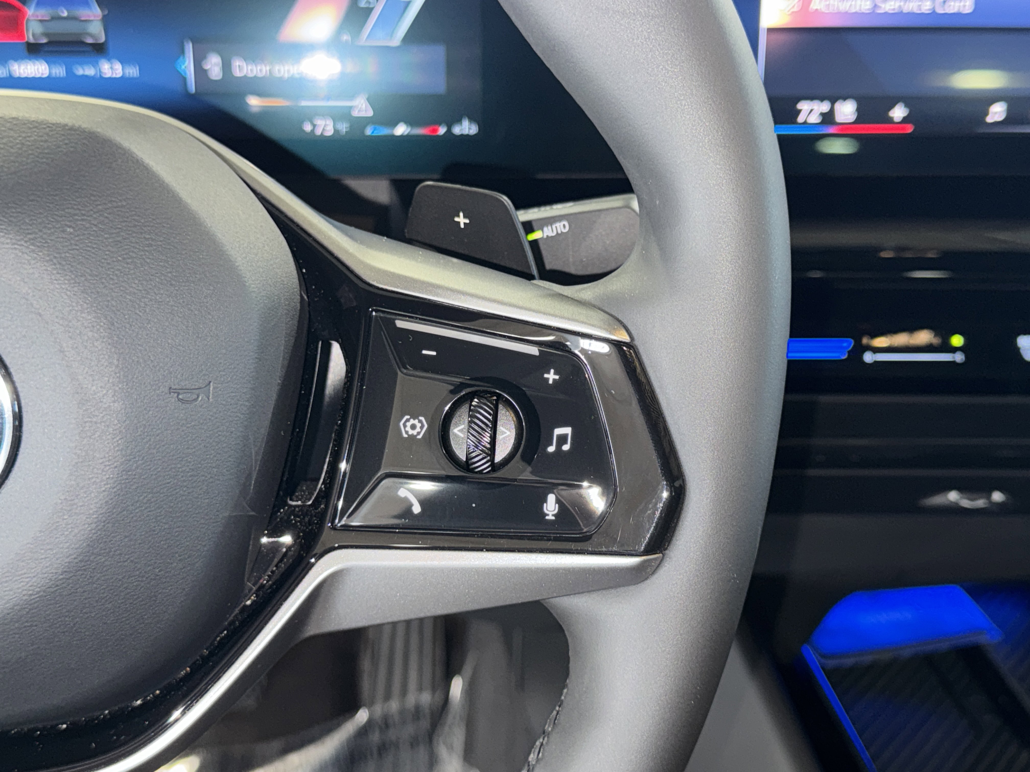 Certified 2025 BMW 530i image 23