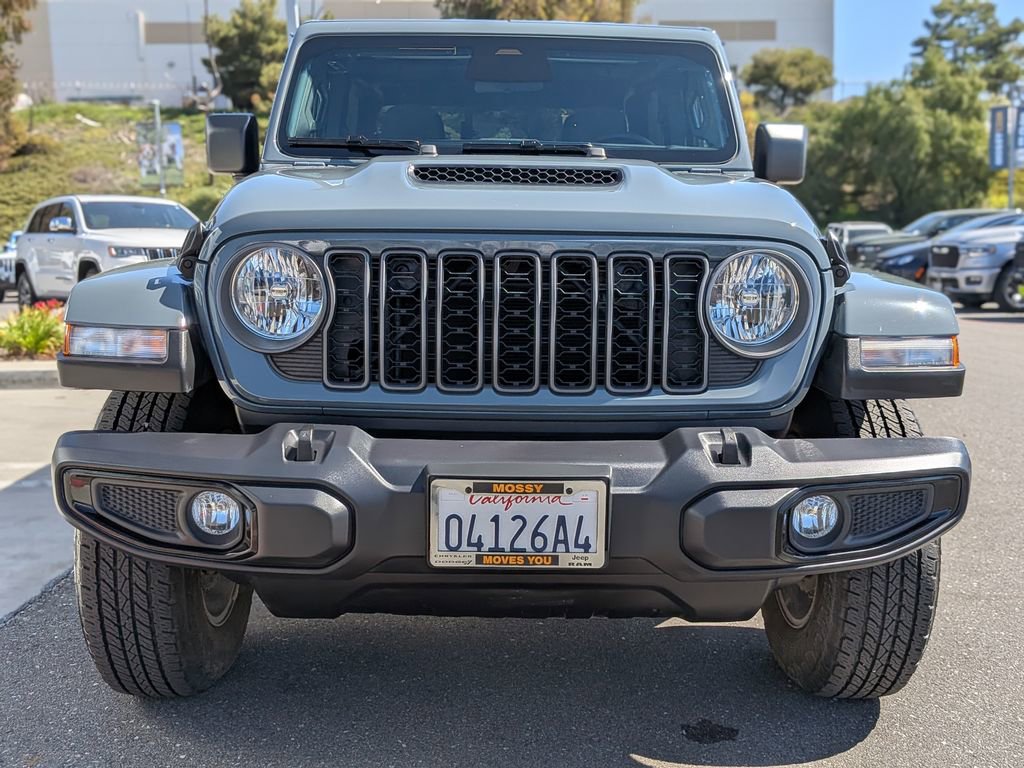 Used 2026 Jeep Gladiator Sport image 9